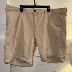 Old‎ Navy Women’s Beige Flat Front Bermuda Shorts with Some  Stretch